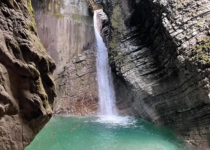 Chalet Nadiza Hilltop Retreat *